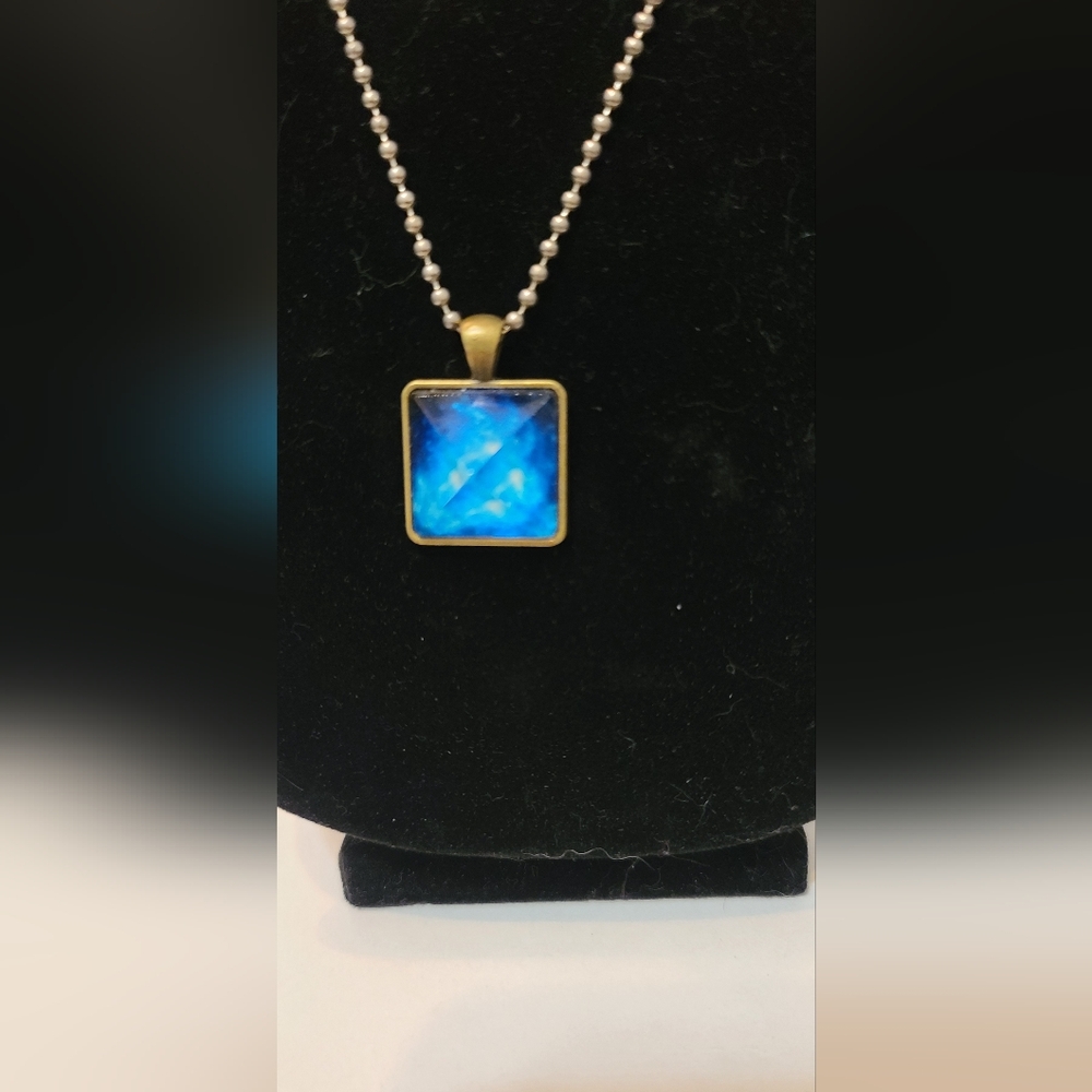 Glow In The Dark Starry Sky Fantasy Pyramid Necklace Fashion Pendant bead chain